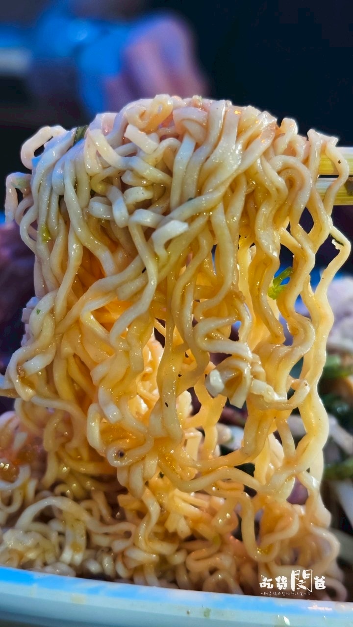 高雄鳳山|國泰花市隱藏版美食一次吃齊!霸氣蚵仔煎、麻辣關東煮、50元玉米,紅茶冰爽爽吃! - 第38張圖 高雄鳳山|國泰花市隱藏版美食一次吃齊!霸氣蚵仔煎、麻辣關東煮、50元玉米,紅茶冰爽爽吃!