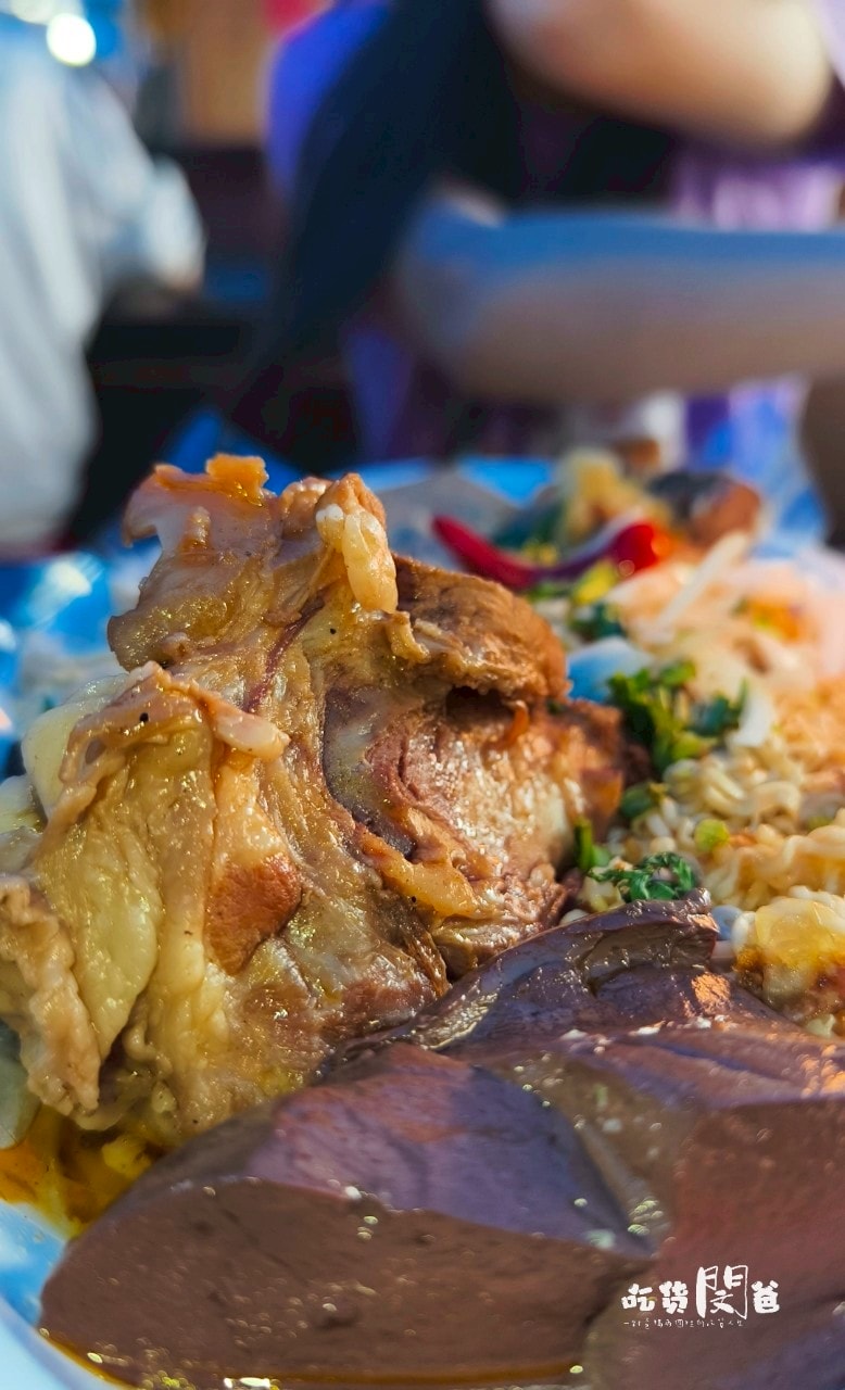 高雄鳳山|國泰花市隱藏版美食一次吃齊!霸氣蚵仔煎、麻辣關東煮、50元玉米,紅茶冰爽爽吃! - 第36張圖 高雄鳳山|國泰花市隱藏版美食一次吃齊!霸氣蚵仔煎、麻辣關東煮、50元玉米,紅茶冰爽爽吃!