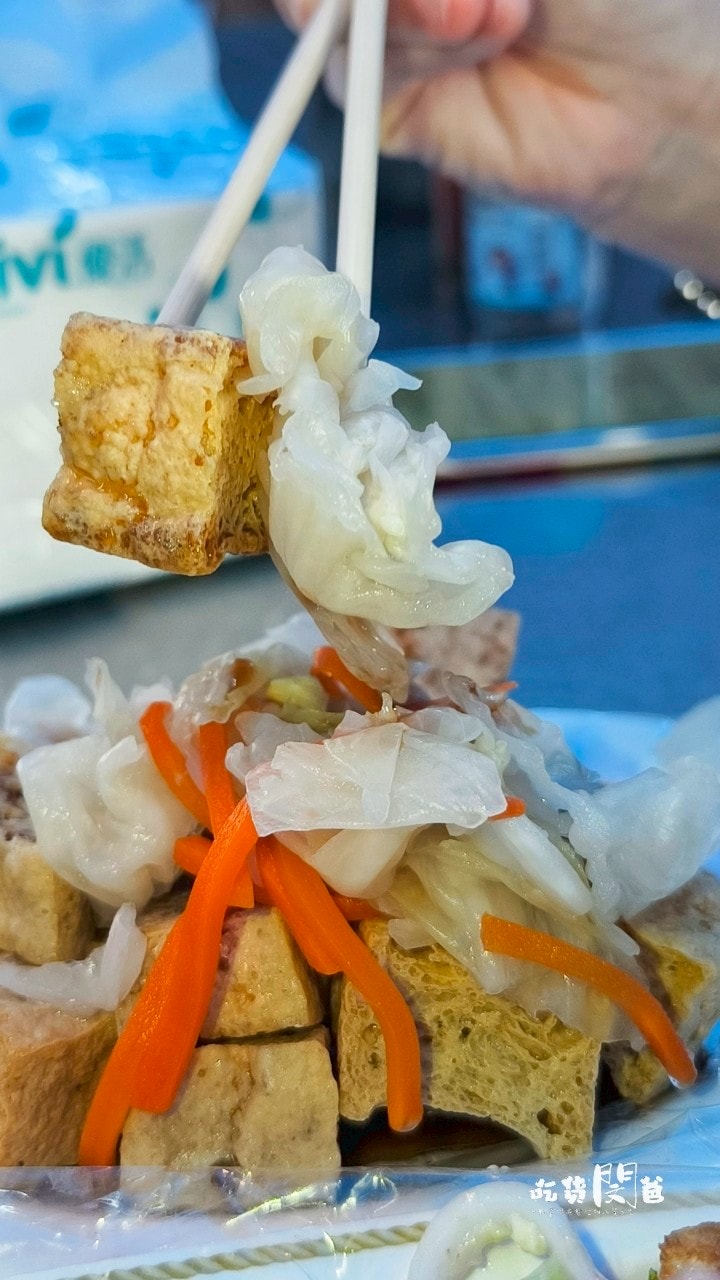 高雄鳳山|國泰花市隱藏版美食一次吃齊!霸氣蚵仔煎、麻辣關東煮、50元玉米,紅茶冰爽爽吃! - 第12張圖 高雄鳳山|國泰花市隱藏版美食一次吃齊!霸氣蚵仔煎、麻辣關東煮、50元玉米,紅茶冰爽爽吃!