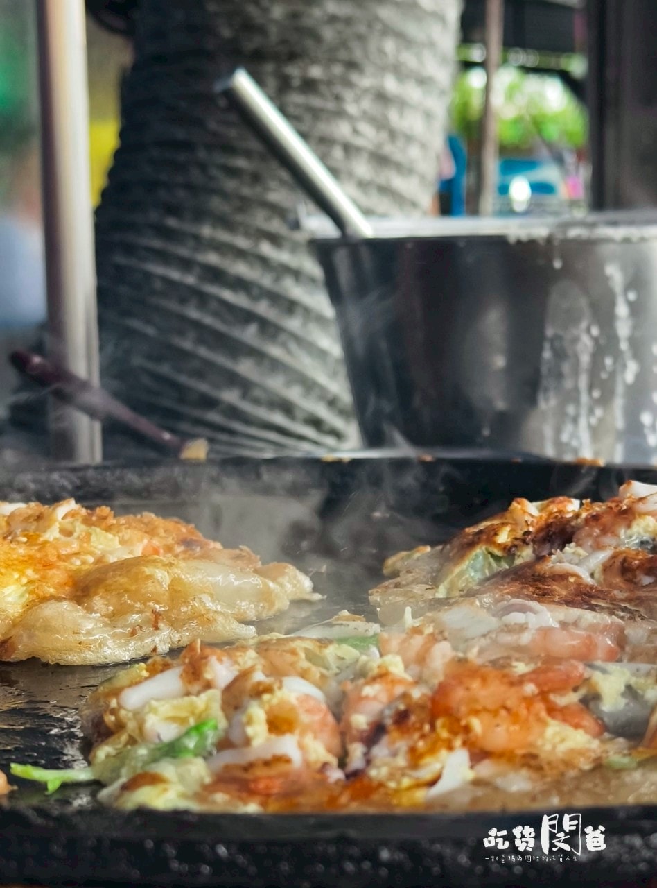 高雄鳳山|國泰花市隱藏版美食一次吃齊!霸氣蚵仔煎、麻辣關東煮、50元玉米,紅茶冰爽爽吃! - 第21張圖 高雄鳳山|國泰花市隱藏版美食一次吃齊!霸氣蚵仔煎、麻辣關東煮、50元玉米,紅茶冰爽爽吃!