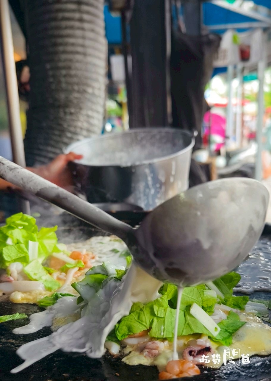 高雄鳳山|國泰花市隱藏版美食一次吃齊!霸氣蚵仔煎、麻辣關東煮、50元玉米,紅茶冰爽爽吃! - 第19張圖 高雄鳳山|國泰花市隱藏版美食一次吃齊!霸氣蚵仔煎、麻辣關東煮、50元玉米,紅茶冰爽爽吃!