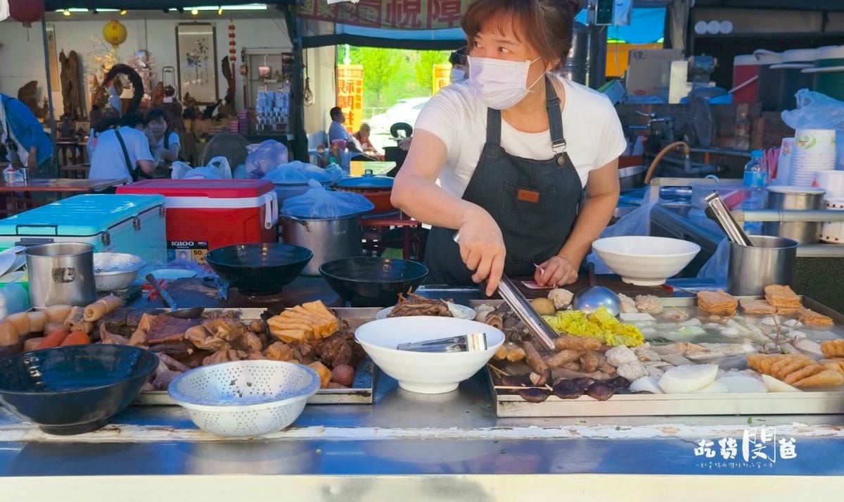 高雄鳳山|國泰花市隱藏版美食一次吃齊!霸氣蚵仔煎、麻辣關東煮、50元玉米,紅茶冰爽爽吃! - 第26張圖 高雄鳳山|國泰花市隱藏版美食一次吃齊!霸氣蚵仔煎、麻辣關東煮、50元玉米,紅茶冰爽爽吃!