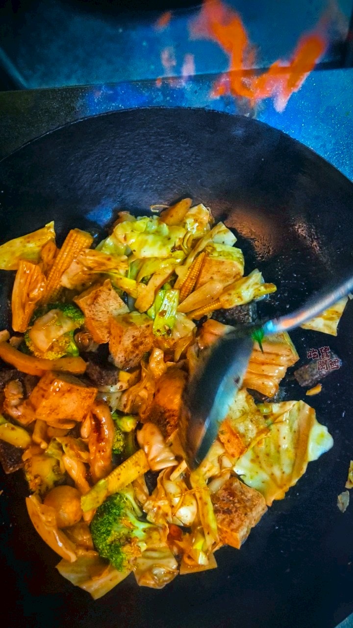 呷辣麻辣乾鍋|高雄三民|高醫最強宵夜場、熱河街覓食首選!一吃會愛上! - 第18張圖 呷辣麻辣乾鍋|高雄三民|高醫最強宵夜場、熱河街覓食首選!一吃會愛上!