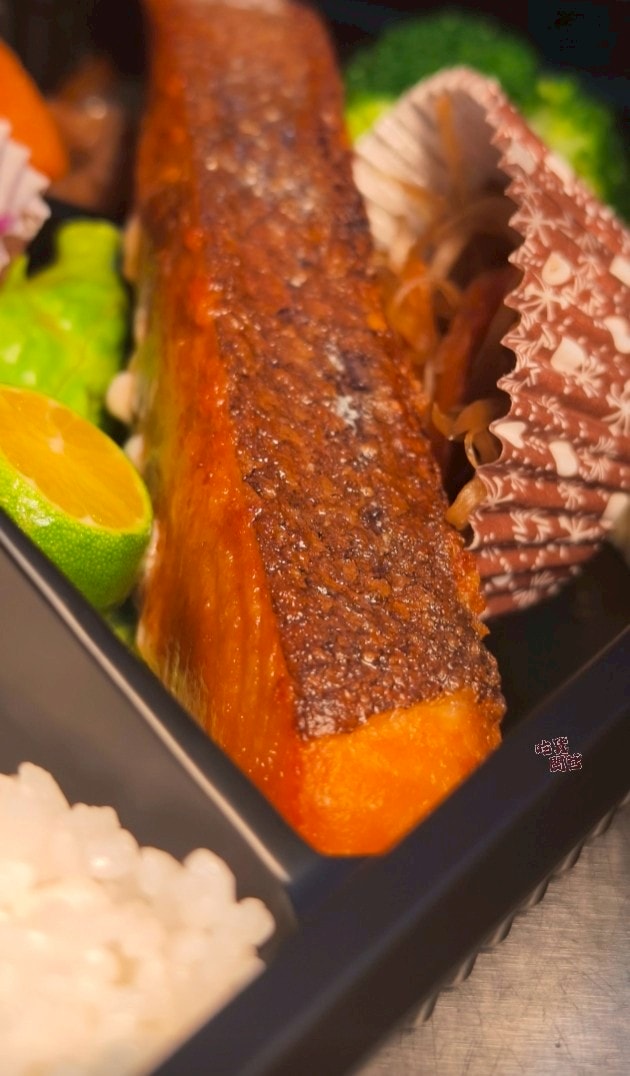 和暖日式定食｜高雄岡山｜丼飯強、餐盒狂！久久寵愛自己一次的美味，就是這款！