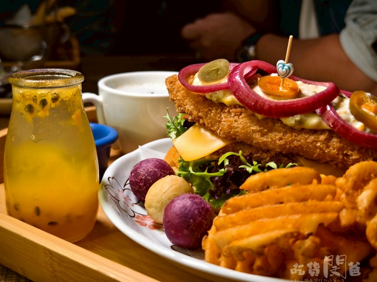 多一點咖啡文化店|高雄苓雅|僅此一間!紙包魚手路菜、霸王級美式大漢堡,一吃愛上! - 第19張圖 多一點咖啡文化店|高雄苓雅|僅此一間!紙包魚手路菜、霸王級美式大漢堡,一吃愛上!