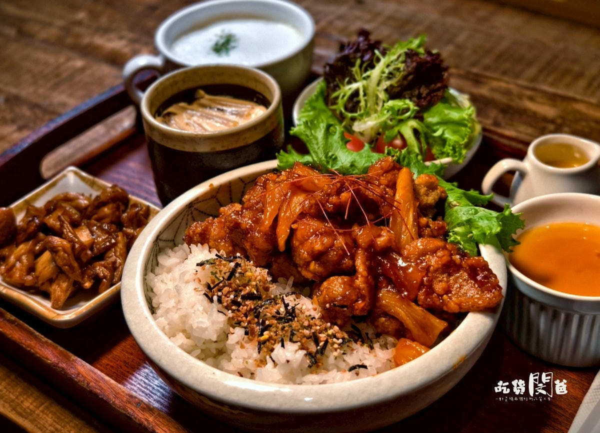 多一點咖啡文化店|高雄苓雅|僅此一間!紙包魚手路菜、霸王級美式大漢堡,一吃愛上! - 第34張圖 多一點咖啡文化店|高雄苓雅|僅此一間!紙包魚手路菜、霸王級美式大漢堡,一吃愛上!