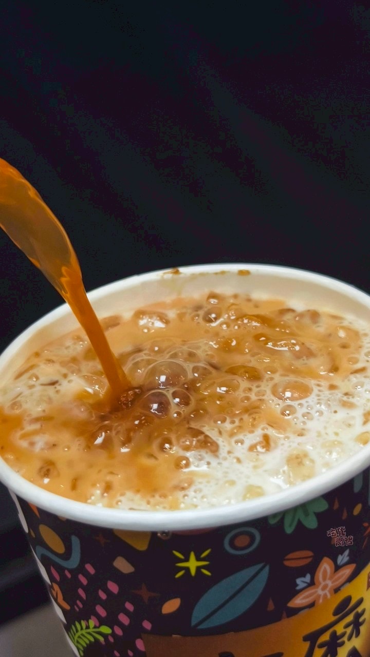 大麻紅茶冰鳳西店｜超扯！流沙爆漿厚片吐司爆好吃，再來杯紅茶冰超爽！