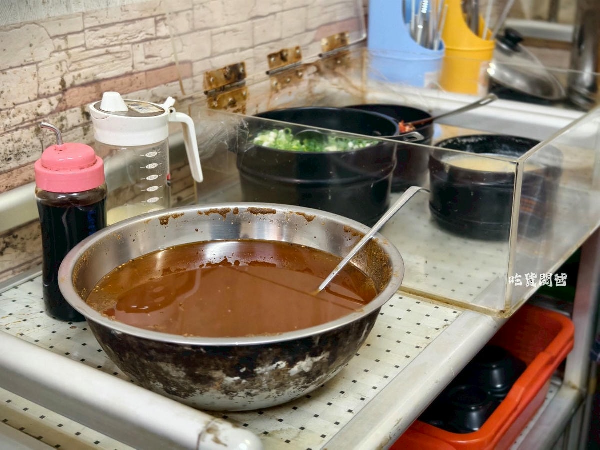 老牌石頭火鍋|高雄三民|一鍋入魂最傳統的火鍋,還是這間最迷人,你會愛上! - 第9張圖 老牌石頭火鍋|高雄三民|一鍋入魂最傳統的火鍋,還是這間最迷人,你會愛上!