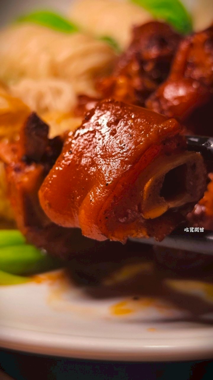 大宅門乾鍋鴨頭｜高雄左營｜超派一鍋二吃讓我一訪再訪，功夫菜讓我意猶未盡！