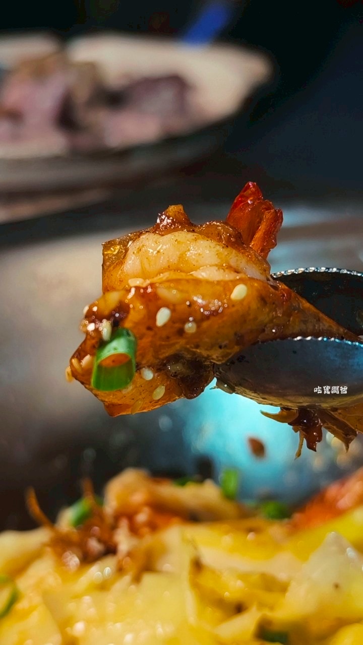 大宅門乾鍋鴨頭｜高雄左營｜超派一鍋二吃讓我一訪再訪，功夫菜讓我意猶未盡！