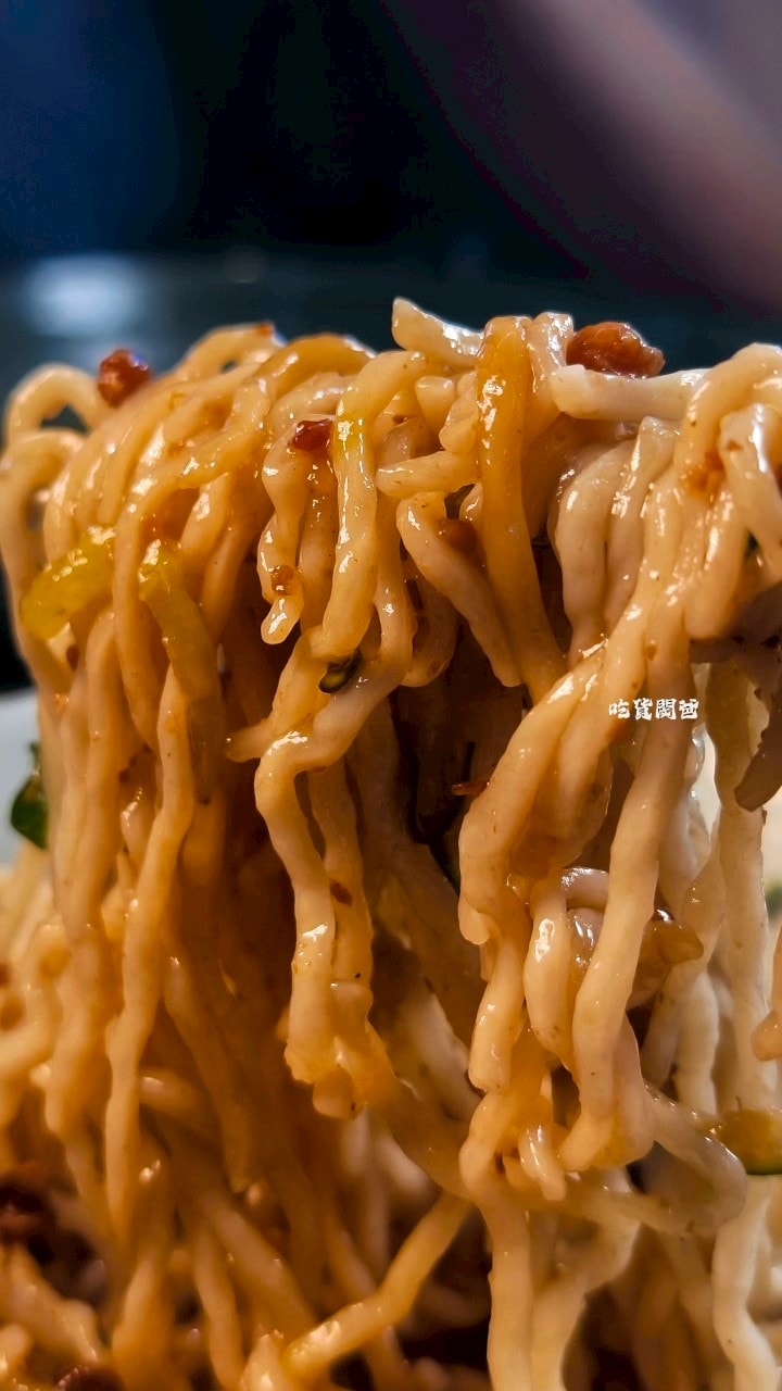 御麵館東港店|夠嗆!隱藏版小食堂,四川麻辣肥腸炸醬麵、酸辣乾粉夠勁必吃! - 第31張圖 御麵館東港店|夠嗆!隱藏版小食堂,四川麻辣肥腸炸醬麵、酸辣乾粉夠勁必吃!