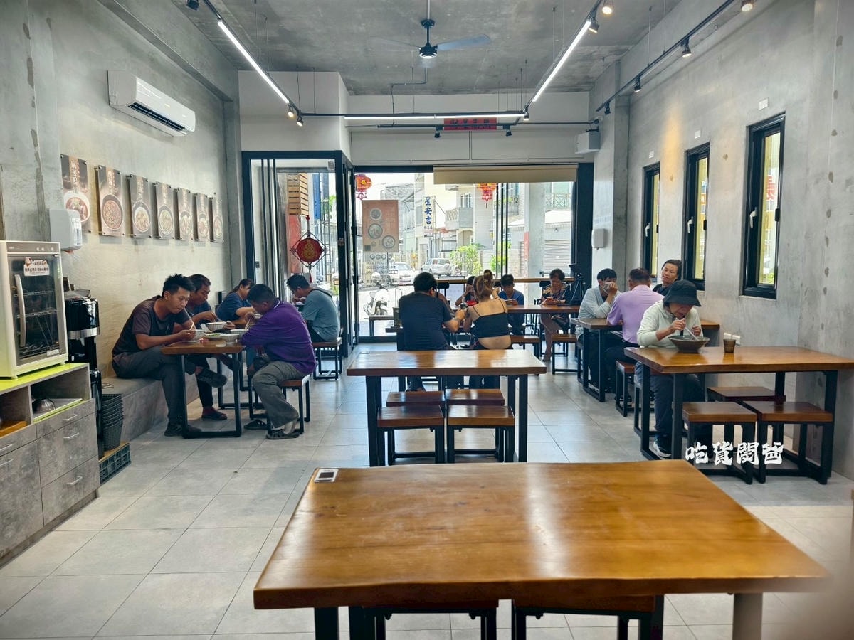 御麵館東港店|夠嗆!隱藏版小食堂,四川麻辣肥腸炸醬麵、酸辣乾粉夠勁必吃! - 第4張圖 御麵館東港店|夠嗆!隱藏版小食堂,四川麻辣肥腸炸醬麵、酸辣乾粉夠勁必吃!