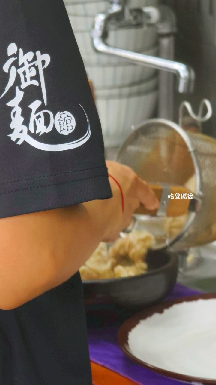 御麵館東港店|夠嗆!隱藏版小食堂,四川麻辣肥腸炸醬麵、酸辣乾粉夠勁必吃! - 第23張圖 御麵館東港店|夠嗆!隱藏版小食堂,四川麻辣肥腸炸醬麵、酸辣乾粉夠勁必吃!