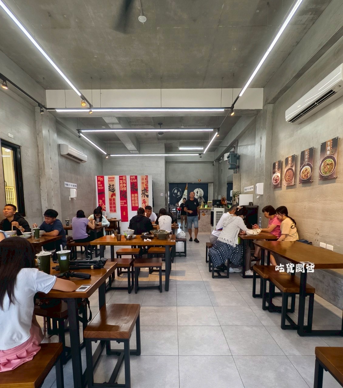 御麵館東港店|夠嗆!隱藏版小食堂,四川麻辣肥腸炸醬麵、酸辣乾粉夠勁必吃! - 第5張圖 御麵館東港店|夠嗆!隱藏版小食堂,四川麻辣肥腸炸醬麵、酸辣乾粉夠勁必吃!
