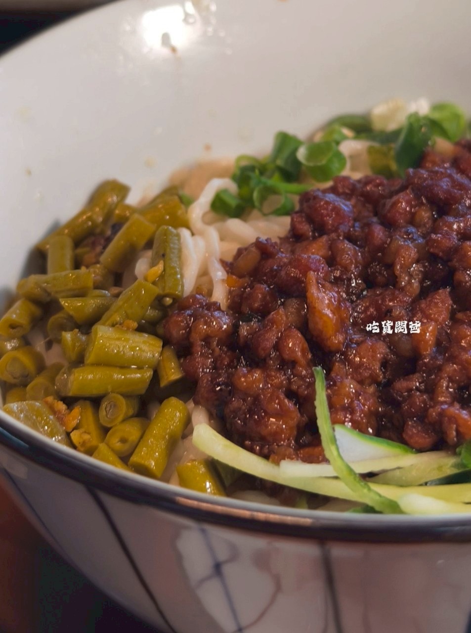 御麵館東港店|夠嗆!隱藏版小食堂,四川麻辣肥腸炸醬麵、酸辣乾粉夠勁必吃! - 第29張圖 御麵館東港店|夠嗆!隱藏版小食堂,四川麻辣肥腸炸醬麵、酸辣乾粉夠勁必吃!