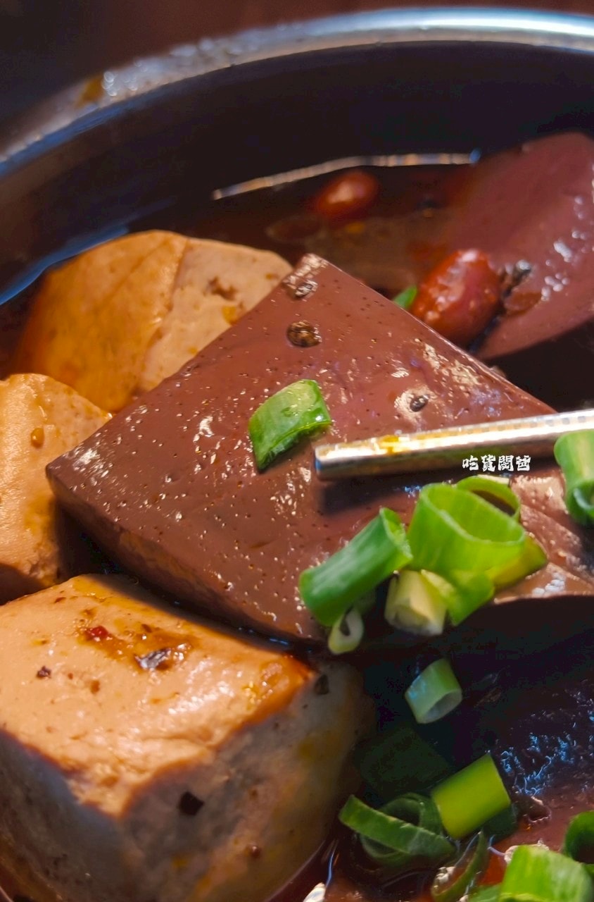 御麵館東港店|夠嗆!隱藏版小食堂,四川麻辣肥腸炸醬麵、酸辣乾粉夠勁必吃! - 第34張圖 御麵館東港店|夠嗆!隱藏版小食堂,四川麻辣肥腸炸醬麵、酸辣乾粉夠勁必吃!