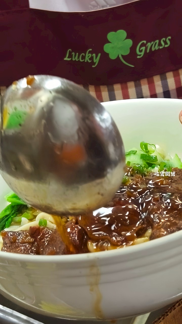老紀牛肉熱河店2.0|25年老字號,牛肉、捲餅、小菜必吃,網美用餐空間,超派! - 第2張圖 老紀牛肉熱河店2.0|25年老字號,牛肉、捲餅、小菜必吃,網美用餐空間,超派!
