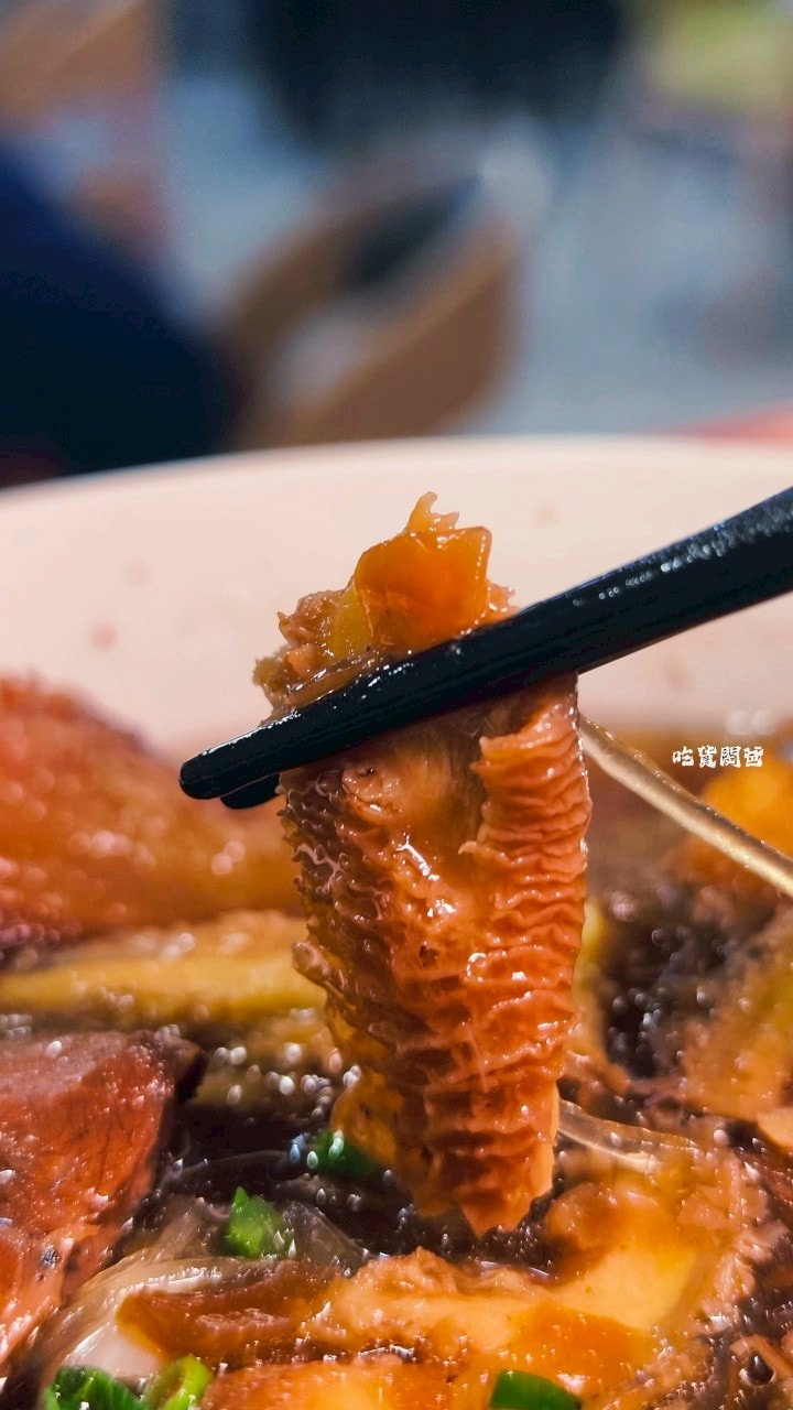 老紀牛肉熱河店2.0|25年老字號,牛肉、捲餅、小菜必吃,網美用餐空間,超派! - 第19張圖 老紀牛肉熱河店2.0|25年老字號,牛肉、捲餅、小菜必吃,網美用餐空間,超派!