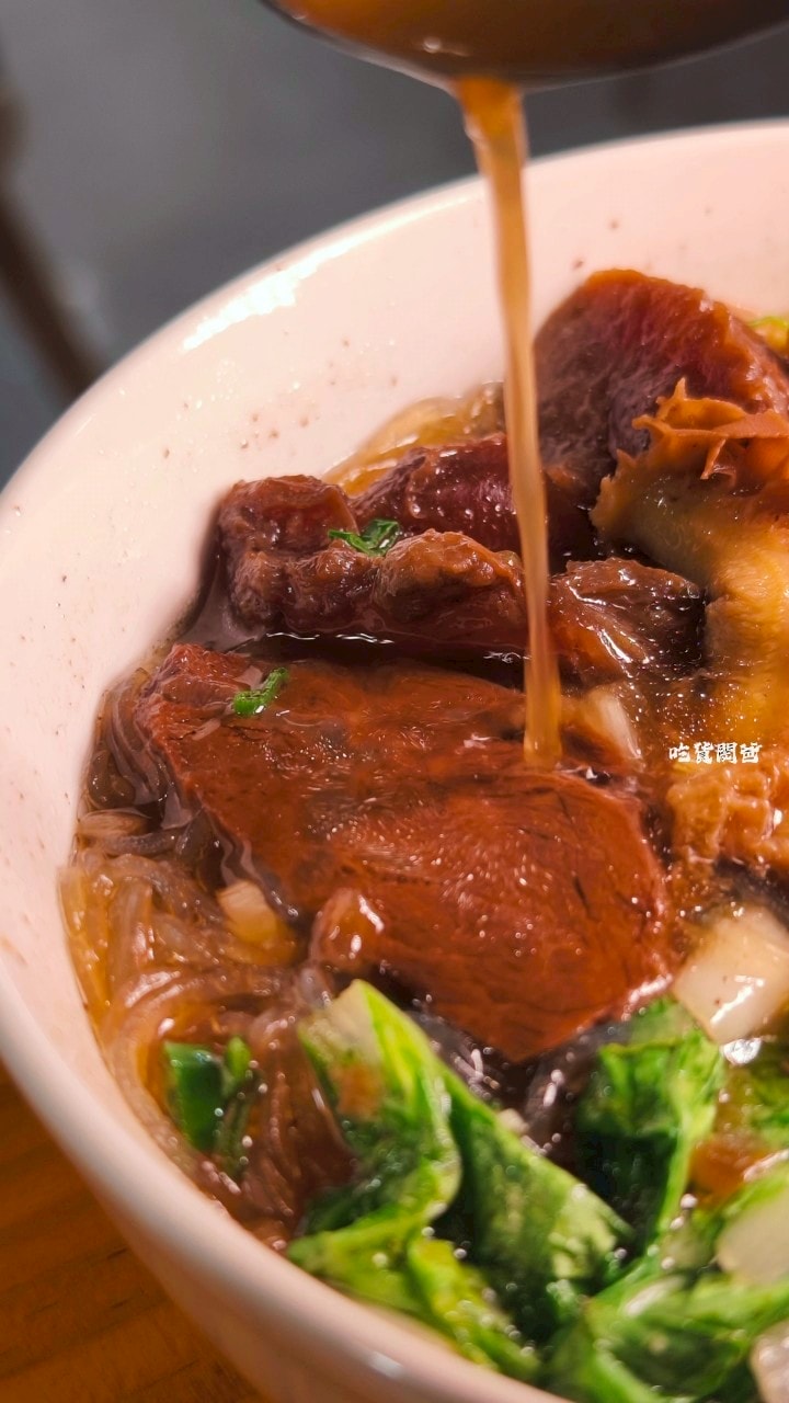 老紀牛肉熱河店2.0|25年老字號,牛肉、捲餅、小菜必吃,網美用餐空間,超派! - 第21張圖 老紀牛肉熱河店2.0|25年老字號,牛肉、捲餅、小菜必吃,網美用餐空間,超派!