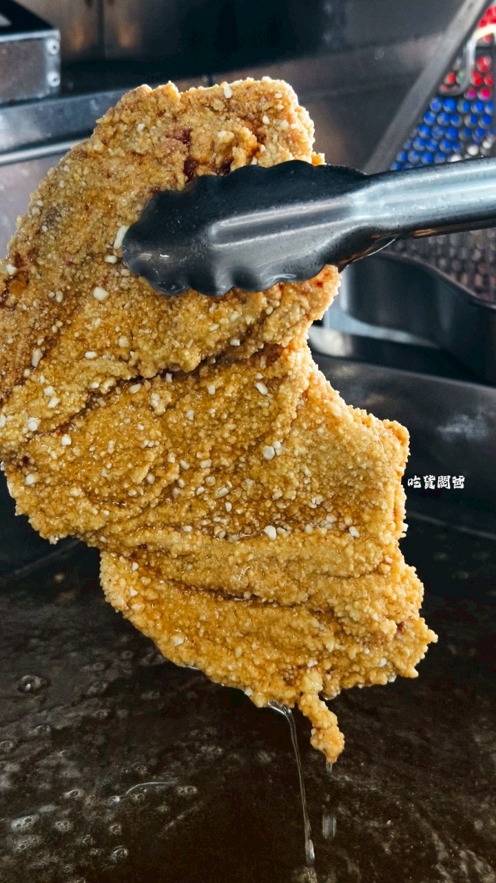 蘋果雞台南西港店|比臉大雞排60元,酥香多汁肉嫩,吃起來飽嘴,大大滿足! - 第11張圖 蘋果雞台南西港店|比臉大雞排60元,酥香多汁肉嫩,吃起來飽嘴,大大滿足!