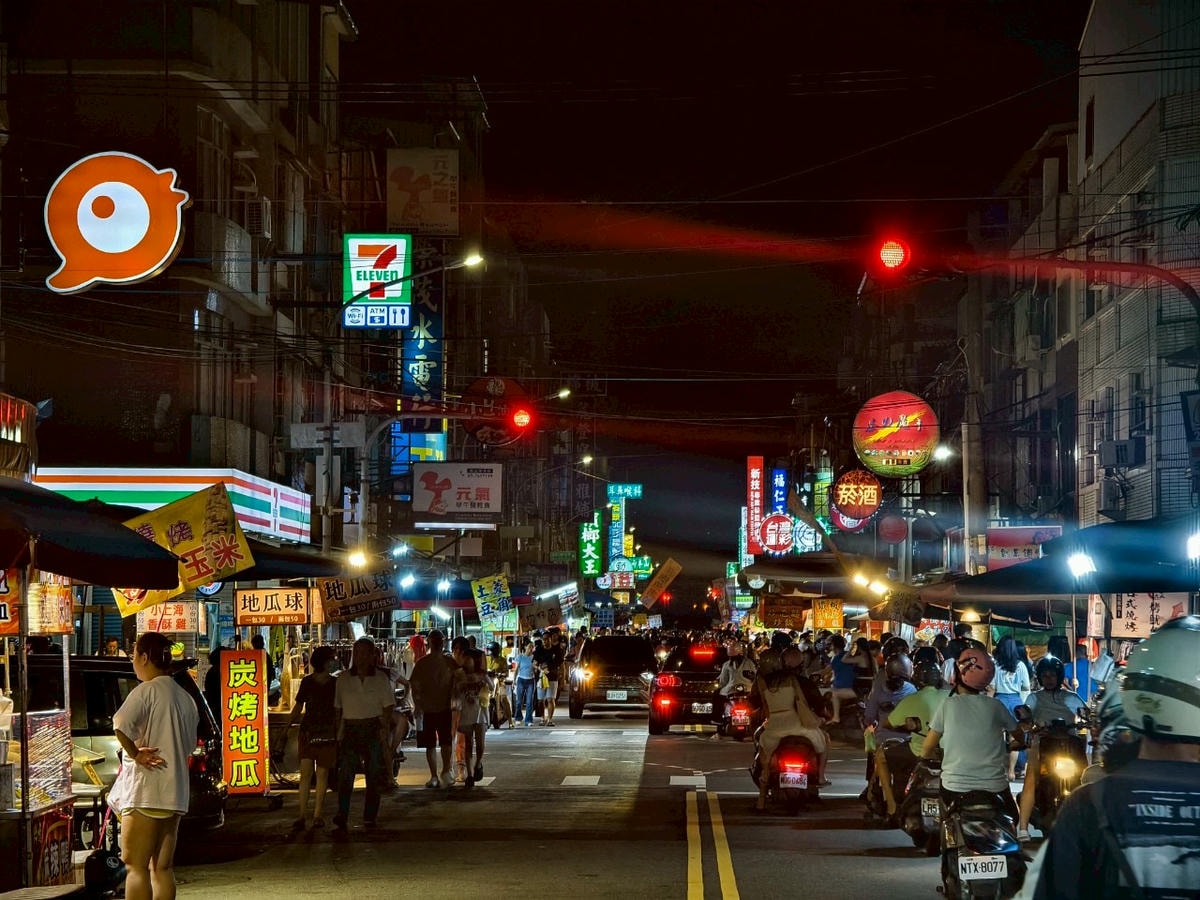 鈦吉花雕雞|高雄鳳山|海洋夜市必吃的炸雞桶肉塊,椒鹽涮嘴、蒜味夠味! - 第2張圖 鈦吉花雕雞|高雄鳳山|海洋夜市必吃的炸雞桶肉塊,椒鹽涮嘴、蒜味夠味!