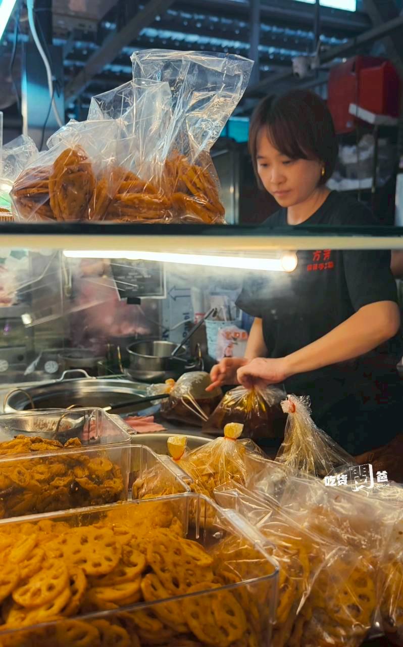 方芳麻辣手工菜二店|必吃!麻辣鴨血套餐太犯規!口感軟嫩滑Q,配角超搶戲! - 第27張圖 方芳麻辣手工菜二店|必吃!麻辣鴨血套餐太犯規!口感軟嫩滑Q,配角超搶戲!