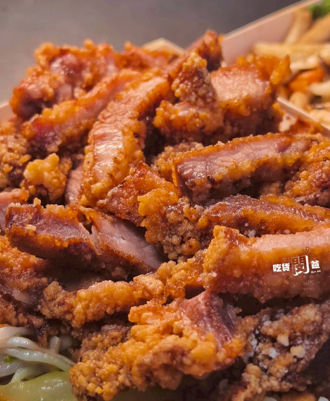 福容軒｜高雄仁武｜百元不到的便當，份量浮誇，主菜鋪好鋪滿，飽到天靈蓋 !