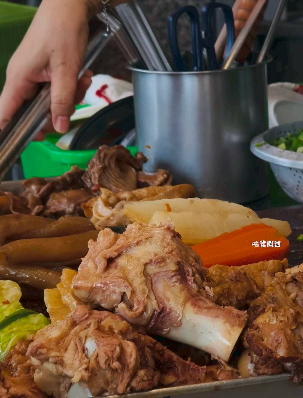 小樽關東煮|高雄鳳山|超狂隱藏版,當蔬果白湯遇上麻辣湯汁,一攤兩吃,超浮誇! - 第49張圖 小樽關東煮|高雄鳳山|超狂隱藏版,當蔬果白湯遇上麻辣湯汁,一攤兩吃,超浮誇!