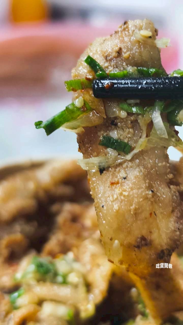 旺芳烤肉飯｜高雄文藻美食｜百元不到！超頂雙火炙燒烤肉飯，還不吃爆！