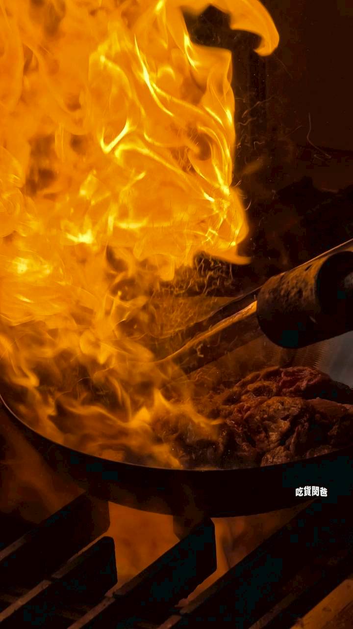 旺芳烤肉飯｜高雄文藻美食｜百元不到！超頂雙火炙燒烤肉飯，還不吃爆！