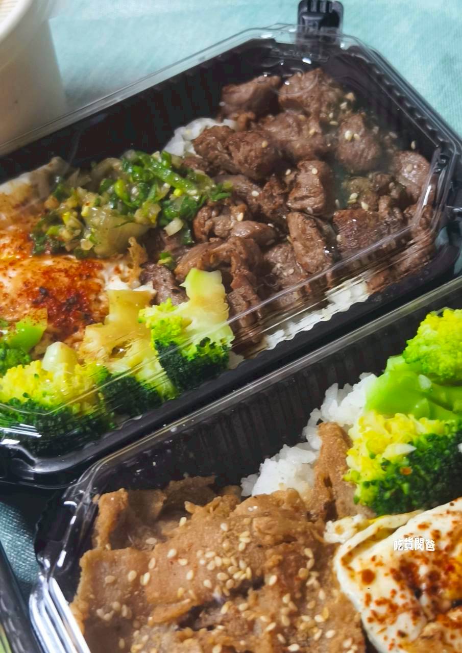 旺芳烤肉飯｜高雄文藻美食｜百元不到！超頂雙火炙燒烤肉飯，還不吃爆！