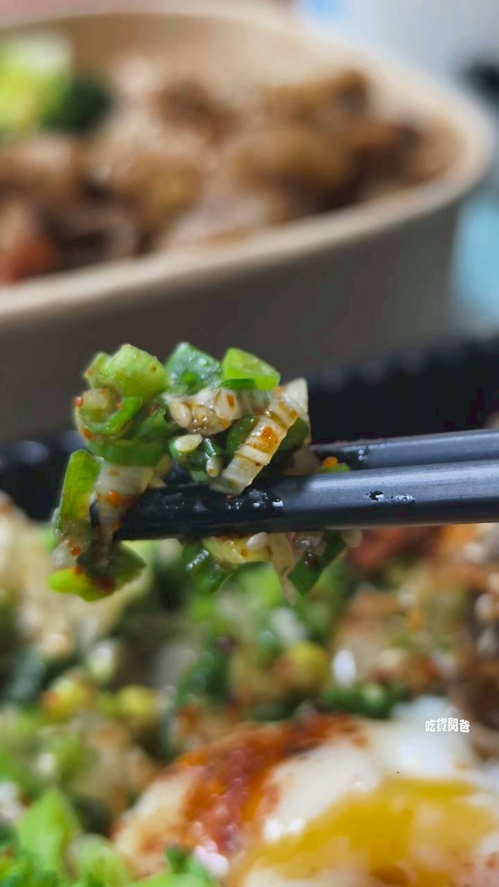 旺芳烤肉飯｜高雄文藻美食｜百元不到！超頂雙火炙燒烤肉飯，還不吃爆！