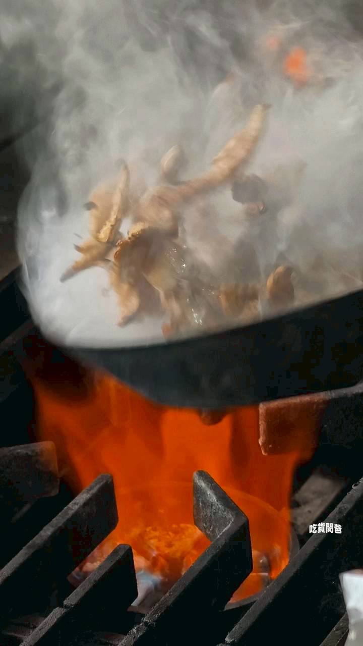 旺芳烤肉飯｜高雄文藻美食｜百元不到！超頂雙火炙燒烤肉飯，還不吃爆！