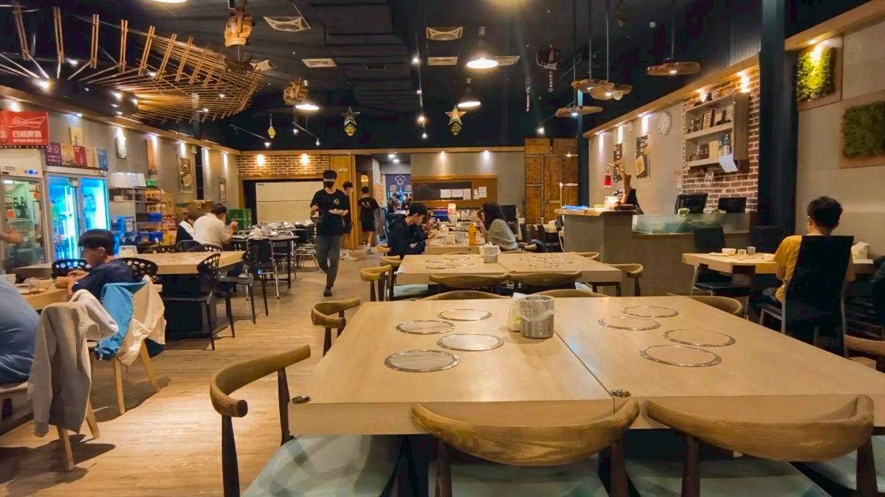 久久熱炒|台南東區|冰淇淋吃到飽的CP熱炒店,眾多台菜讓你爽爽吃! - 第4張圖 久久熱炒|台南東區|冰淇淋吃到飽的CP熱炒店,眾多台菜讓你爽爽吃!