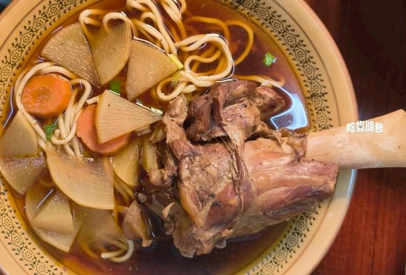 真鶴牛肉拉麵|高雄左營|戰斧牛肉麵吃過沒?牛三寶、肥腸麵,你會愛上! - 第13張圖 真鶴牛肉拉麵|高雄左營|戰斧牛肉麵吃過沒?牛三寶、肥腸麵,你會愛上!