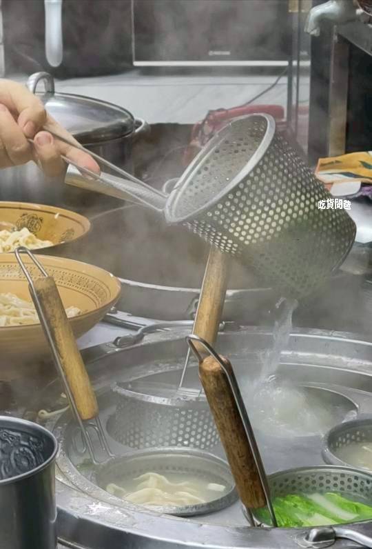 真鶴牛肉拉麵|高雄左營|戰斧牛肉麵吃過沒?牛三寶、肥腸麵,你會愛上! - 第46張圖 真鶴牛肉拉麵|高雄左營|戰斧牛肉麵吃過沒?牛三寶、肥腸麵,你會愛上!
