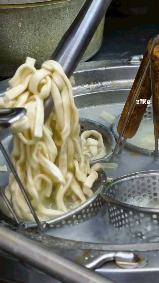 真鶴牛肉拉麵|高雄左營|戰斧牛肉麵吃過沒?牛三寶、肥腸麵,你會愛上! - 第5張圖 真鶴牛肉拉麵|高雄左營|戰斧牛肉麵吃過沒?牛三寶、肥腸麵,你會愛上!
