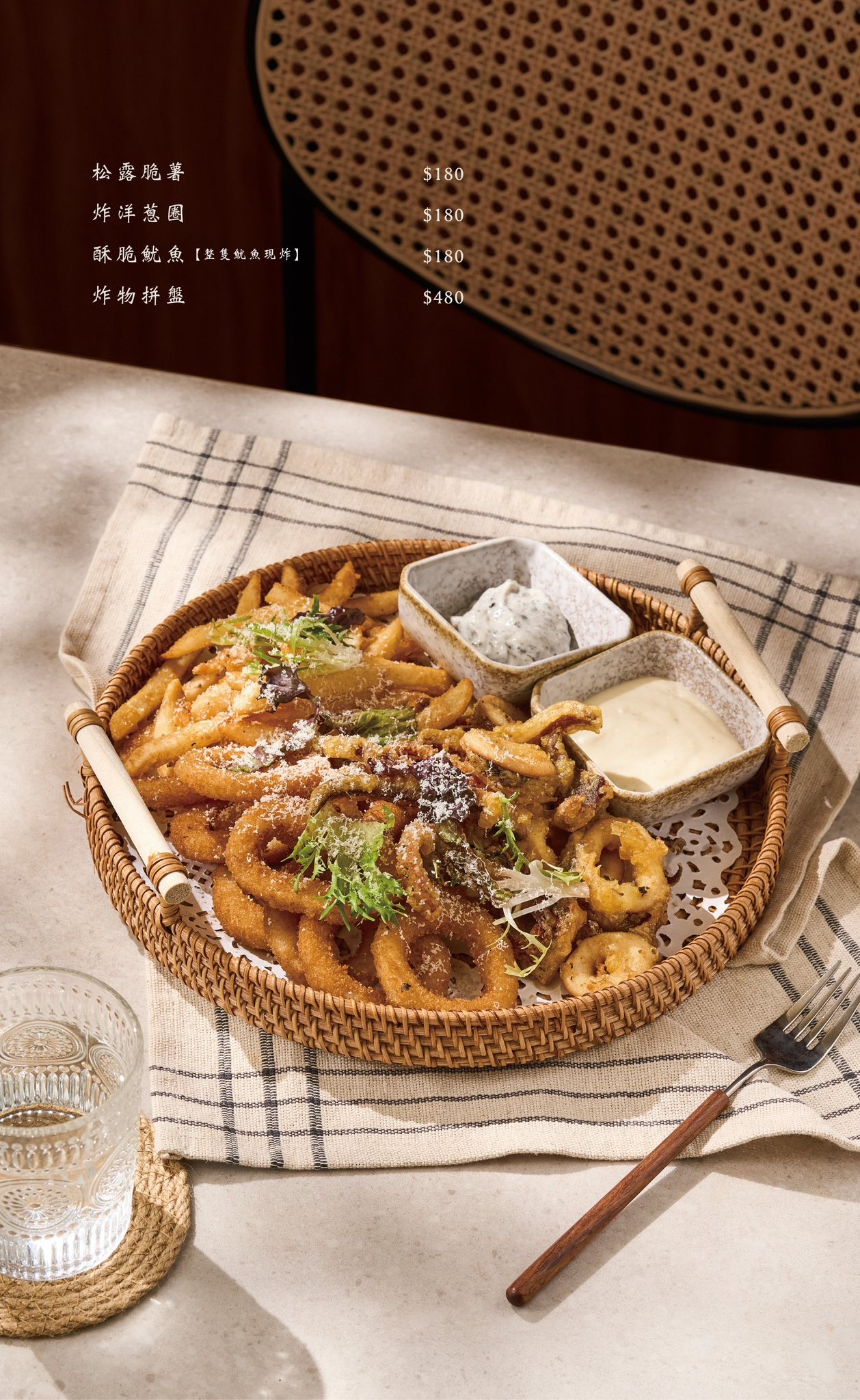 究鶴餐館|高雄左營|定食超強!蒜蝦飯必嗑!甜點更狂!超綿密鶴拳布丁更是必吃! - 第11張圖 究鶴餐館|高雄左營|定食超強!蒜蝦飯必嗑!甜點更狂!超綿密鶴拳布丁更是必吃!