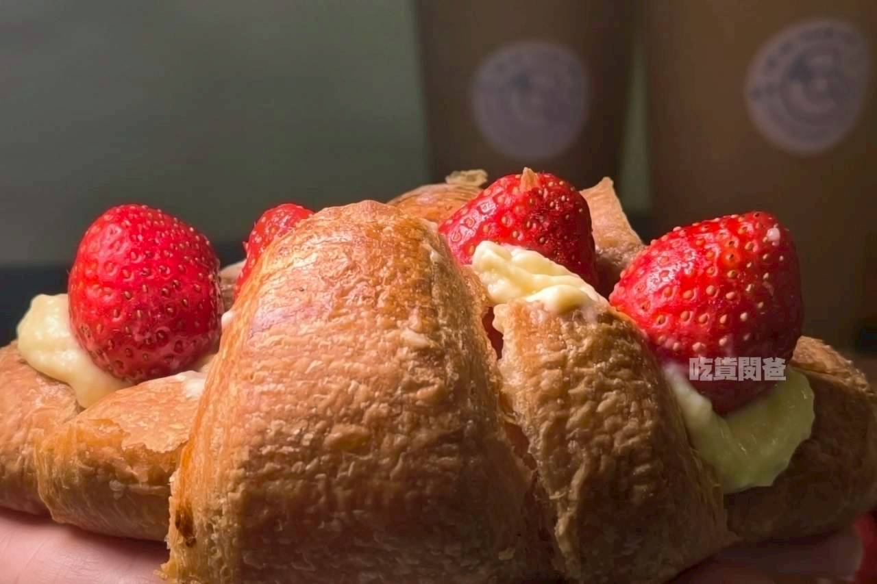樂愛甜室|高雄苓雅|隱藏版甜點店!草莓甜甜圈、可頌銅板價讓你爽爽吃! - 第16張圖 樂愛甜室|高雄苓雅|隱藏版甜點店!草莓甜甜圈、可頌銅板價讓你爽爽吃!