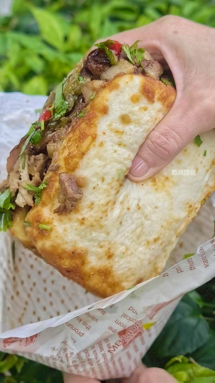 虎咬豬刈包|高雄前金|比臉大刈包只要銅板價,控肉香菜酸菜炸多,爆好吃! - 第9張圖 虎咬豬刈包|高雄前金|比臉大刈包只要銅板價,控肉香菜酸菜炸多,爆好吃!