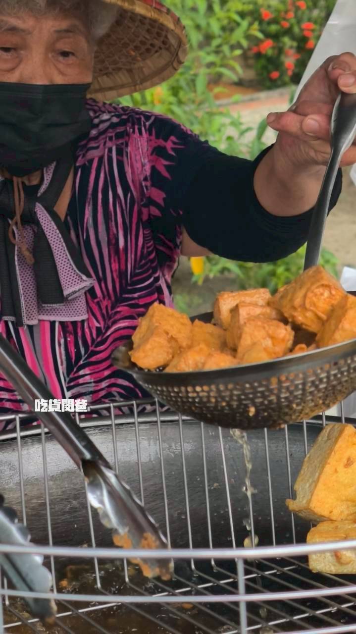 阿婆臭豆腐|高雄鳥松|從27歲賣到76歲的老字號豆腐攤車,吃過嗎? - 第2張圖 阿婆臭豆腐|高雄鳥松|從27歲賣到76歲的老字號豆腐攤車,吃過嗎?