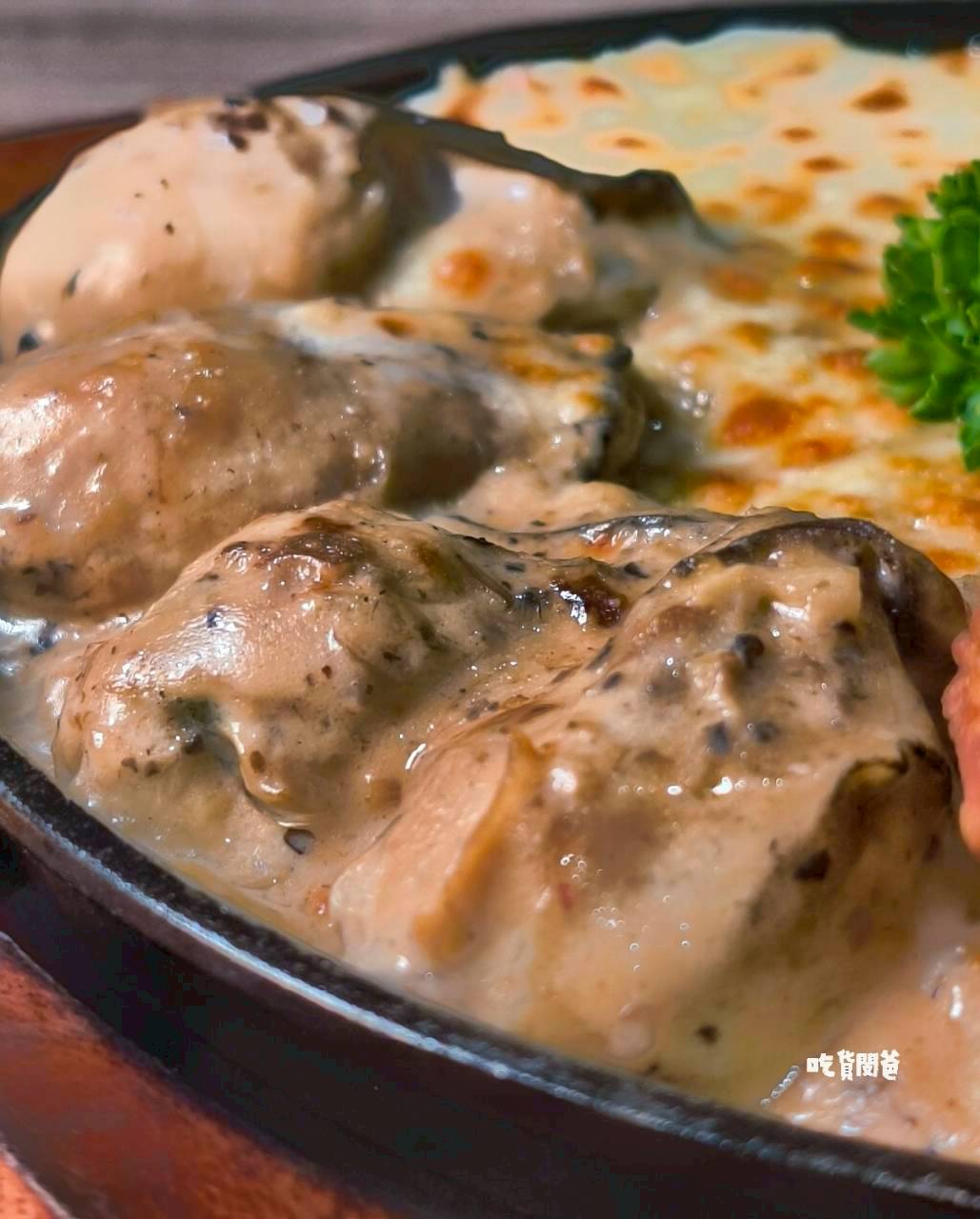 鬥牛士牛排食堂五福店，肉控必吃！自助吧暢用！牛肉狂、鴨胸酥嫩、豬腳脆香！