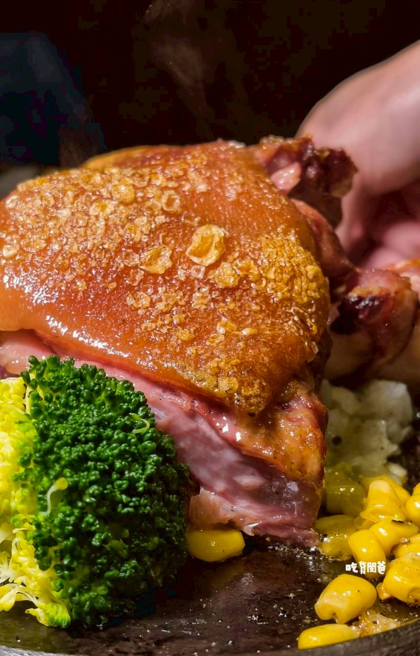 鬥牛士牛排食堂五福店，肉控必吃！自助吧暢用！牛肉狂、鴨胸酥嫩、豬腳脆香！