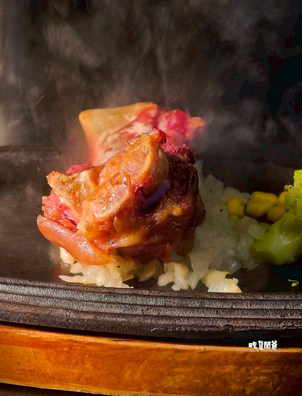 鬥牛士牛排食堂五福店，肉控必吃！自助吧暢用！牛肉狂、鴨胸酥嫩、豬腳脆香！