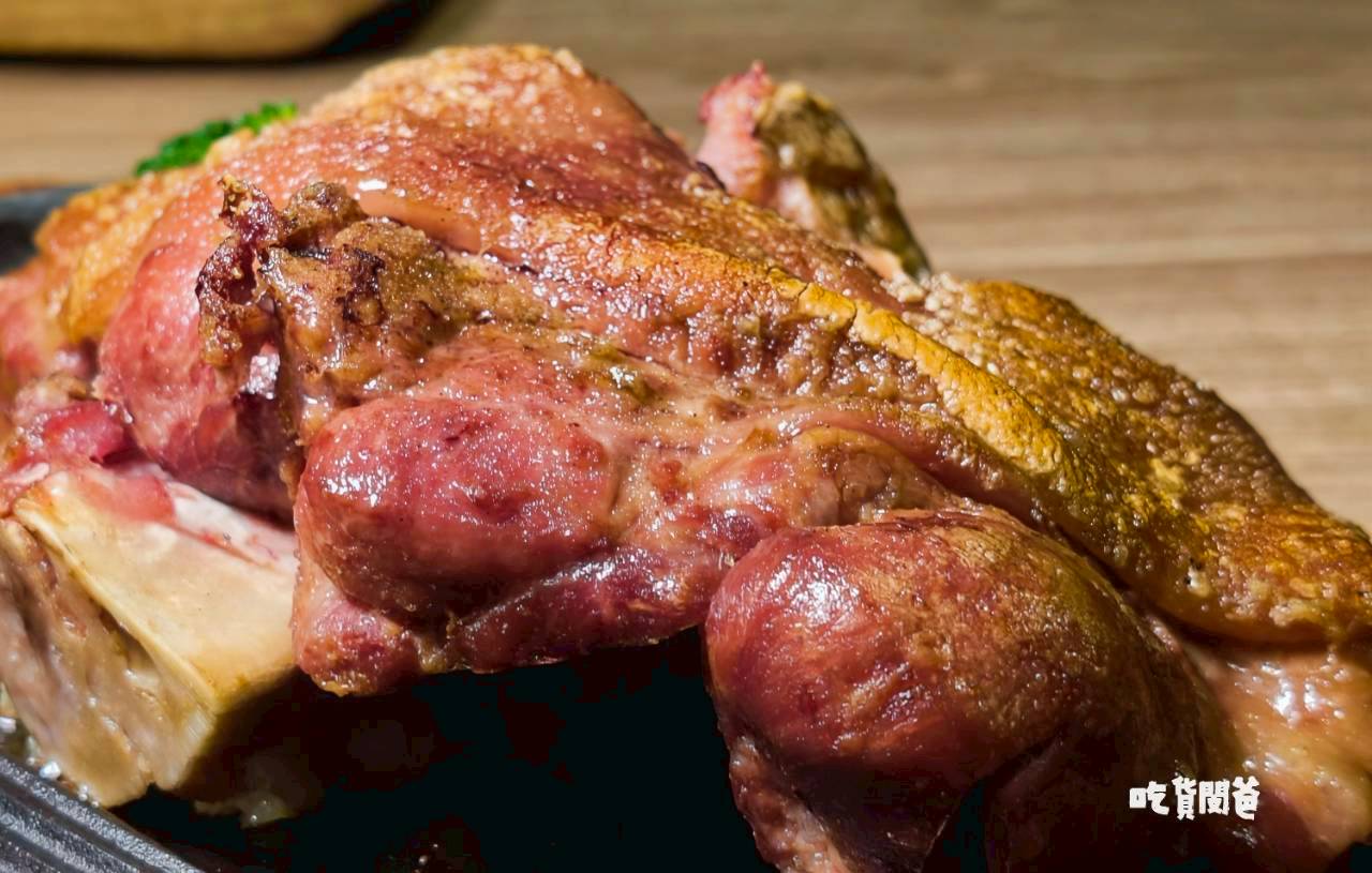 鬥牛士牛排食堂五福店，肉控必吃！自助吧暢用！牛肉狂、鴨胸酥嫩、豬腳脆香！