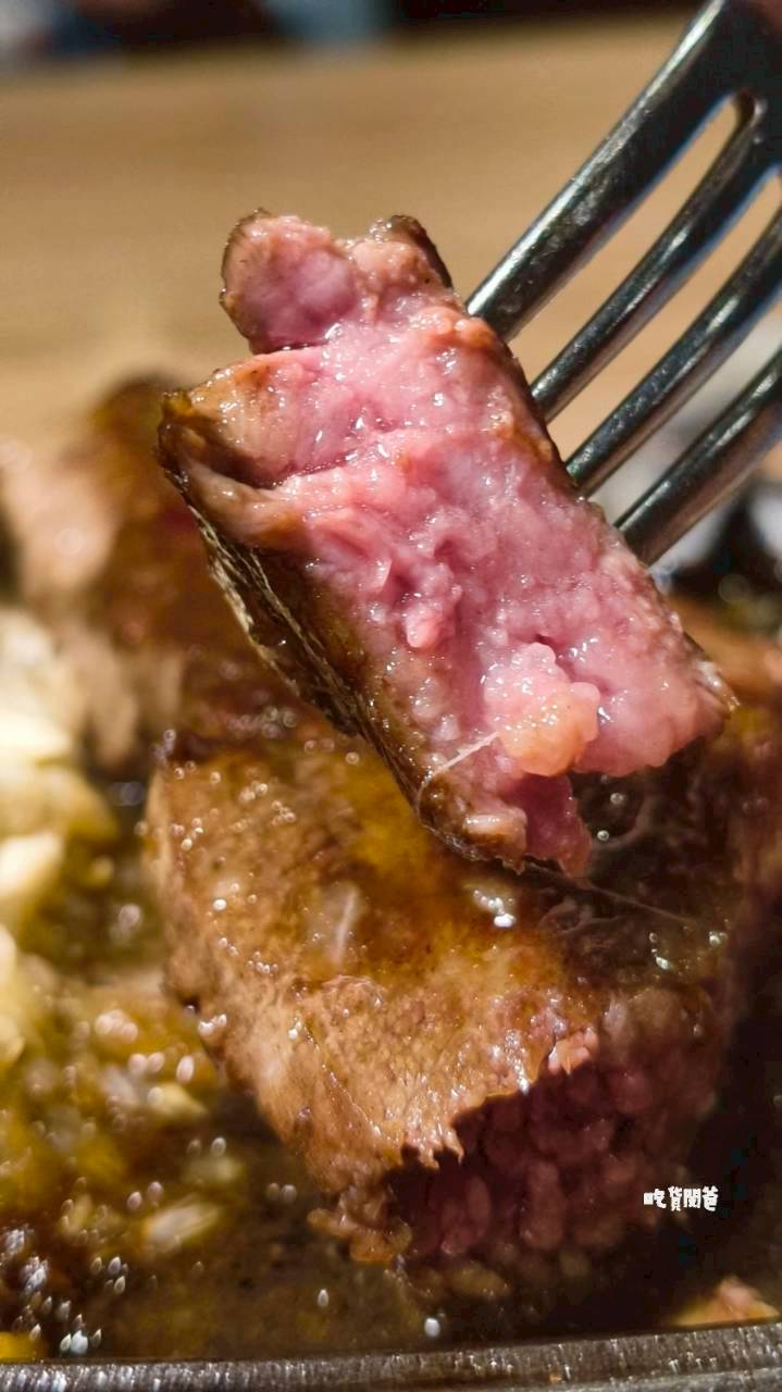 鬥牛士牛排食堂五福店，肉控必吃！自助吧暢用！牛肉狂、鴨胸酥嫩、豬腳脆香！