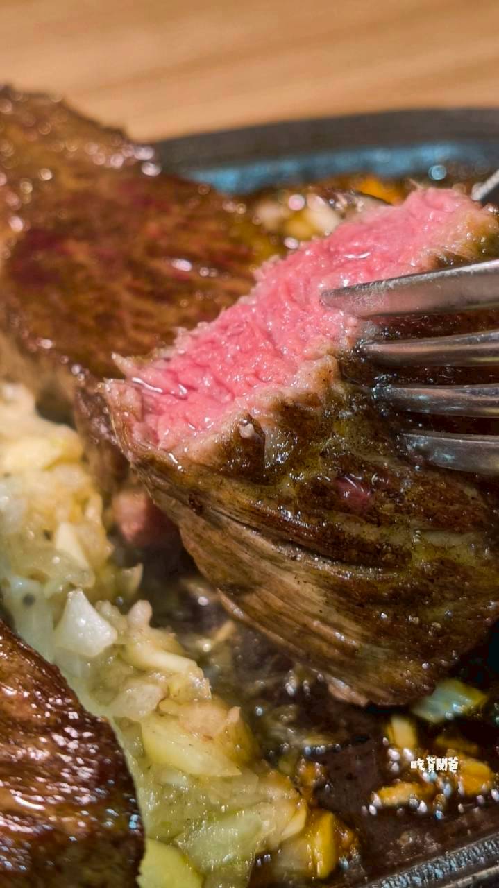鬥牛士牛排食堂五福店，肉控必吃！自助吧暢用！牛肉狂、鴨胸酥嫩、豬腳脆香！