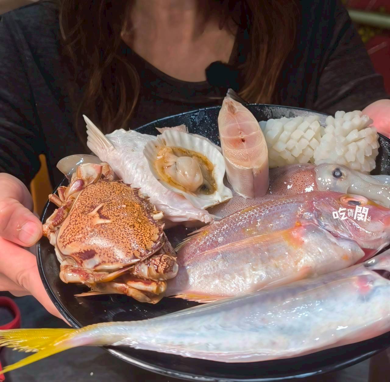 南海澎湖燒烤｜高雄前鎮｜最強消夜場！澎湖直送魚蝦蟹、生蠔通通無限吃到飽！