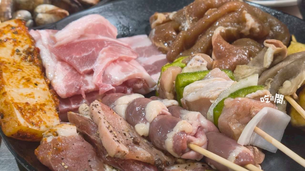南海澎湖燒烤｜高雄前鎮｜最強消夜場！澎湖直送魚蝦蟹、生蠔通通無限吃到飽！