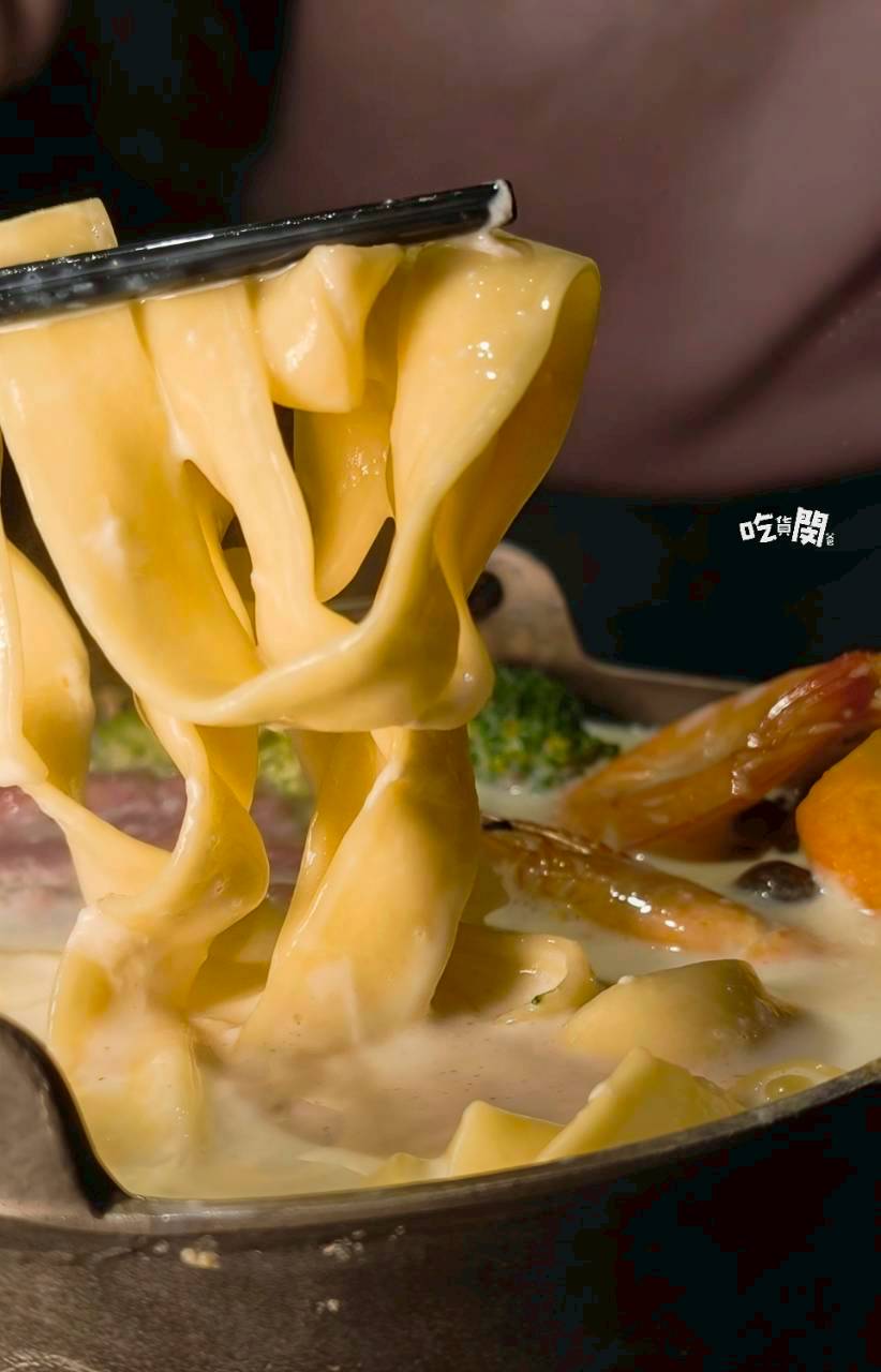 多一點咖啡文化館｜高雄苓雅｜被早午餐耽誤的超狂鍋物，牛奶、壽喜燒必吃！